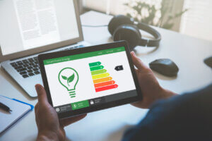 Energy efficiency mobile app for sustainable service design